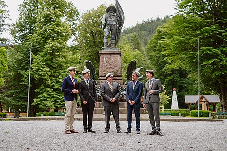 file:current:caption